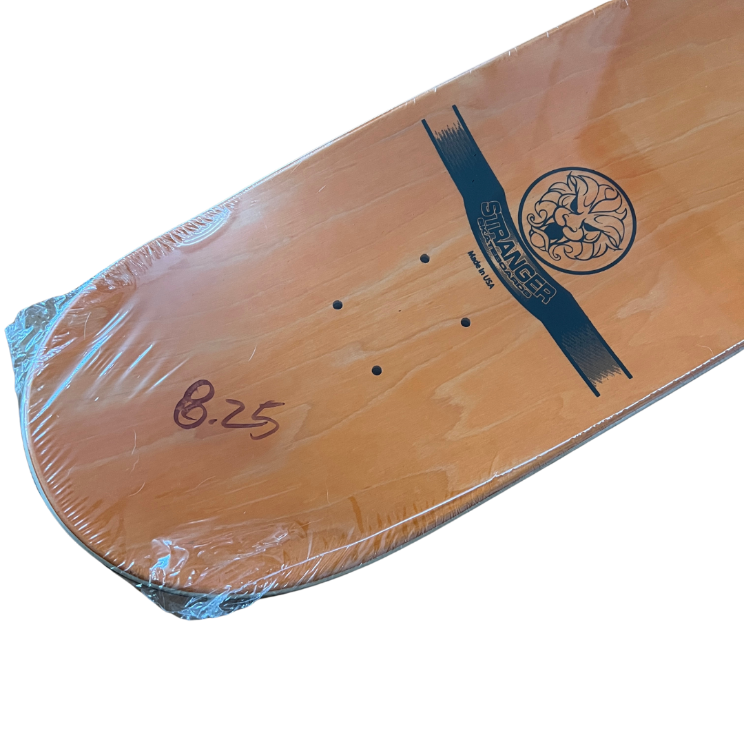 Tabla Stranger 2026 Volcanes I 8,25"INCLUYE LIJA